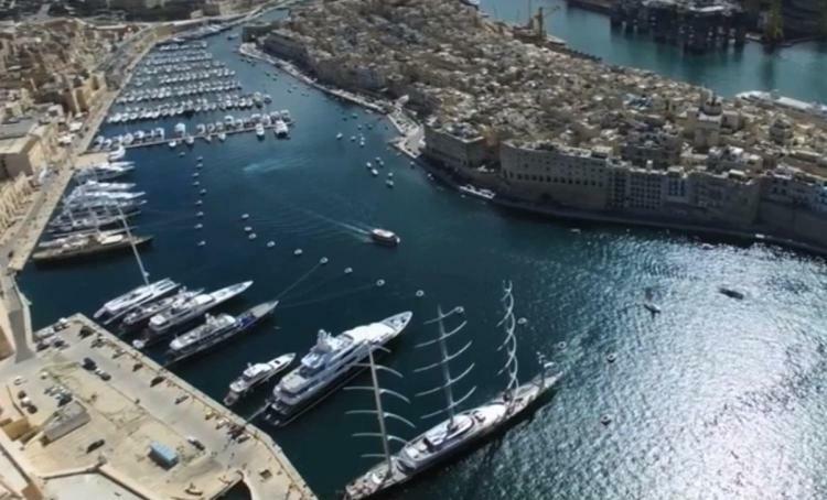 Sea Baroniv "Bedsonboat" Hotel Birgu Exterior photo