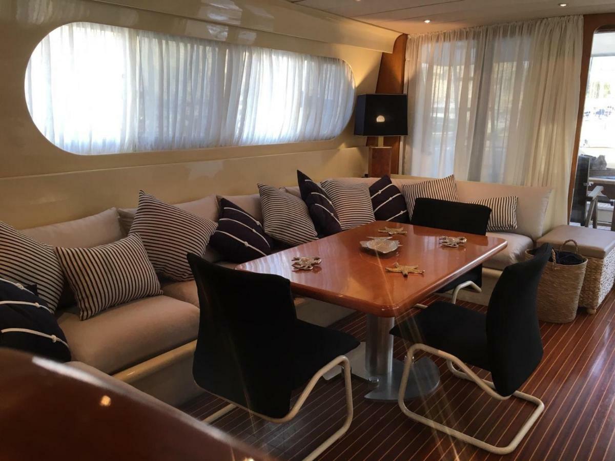 Sea Baroniv "Bedsonboat" Hotel Birgu Exterior photo